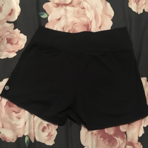 black Lululemon soft running shorts long - Picture 3 of 4